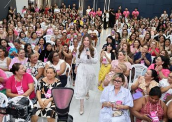 Conduzido pela primeira-dama do AM, movimento ‘Mulheres com Cidade’ reúne 400 lideranças em Manaus