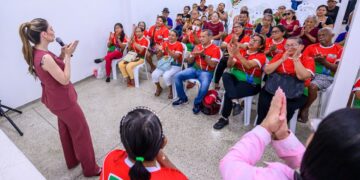 Primeira-dama visita associação e destaca investimentos do FPS voltados à pessoa idosa