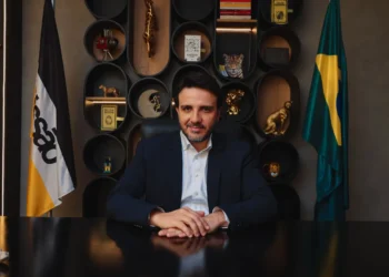 TSE suspende campanha de Renan Santos