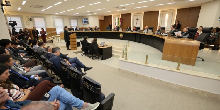 TCE-AM lança III Concurso de Artigos Científicos com duas edições da Revista e foco na Amazônia