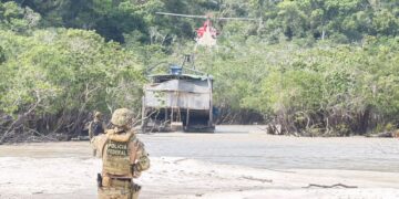 Polícia Federal e ICMBio combate  garimpo ilegal em Manaus/AM