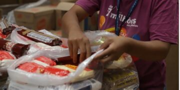 Destino Certo, do Assaí redireciona quase 2 toneladas de alimentos para doação e viabiliza 3,2 mil refeições, no Amazonas