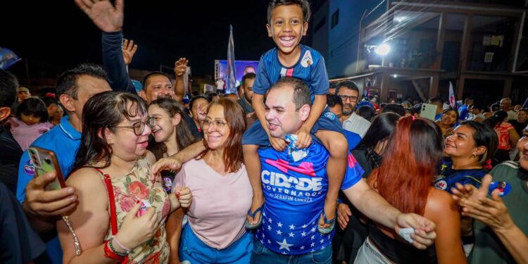 Roberto Cidade e Serafim Corrêa levam propostas do Plano de Governo a diferentes regiões de Manaus
