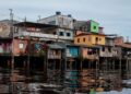 55,8% da população de Manaus vive em favelas e estudo defende novo modelo de crescimento urbano