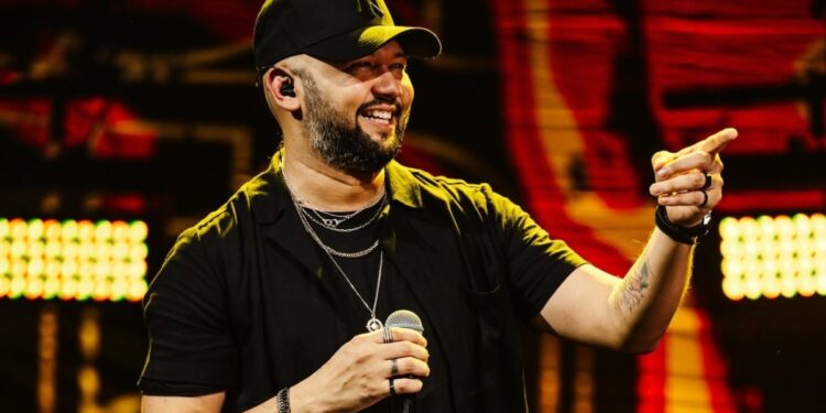 Uendel Pinheiro faz show gratuito de pagode no Shopping Grande Circular nesta sexta