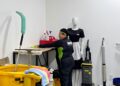 Agentes de limpeza ganham reconhecimento com qualificação profissional em Manaus