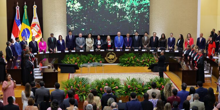 Presidente e vice-presidente do TCE-AM prestigiam recondução de Leda Mara à chefia do Ministério Público