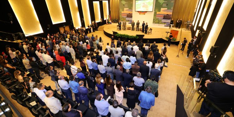 Transporte fluvial e projetos escolares marcam debates da tarde em seminário no TCE-AM