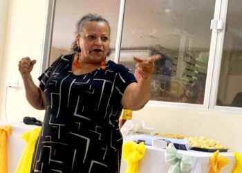 Rosa Malagueta encerra projeto sobre violência contra a mulher com oficina artística no Lar Batista Janell Doyle