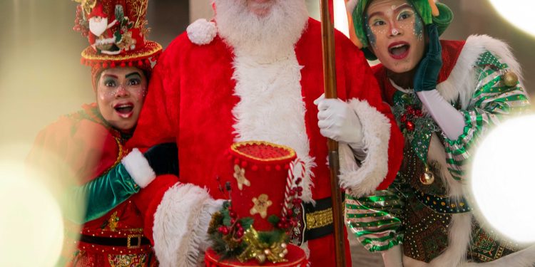 Amazonas Shopping dá início ao Natal com chegada do Papai Noel e decoração que celebra seus 35 anos