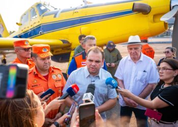 Governador Cidade recebe aeronaves que passam a reforçar combate às queimadas no AM