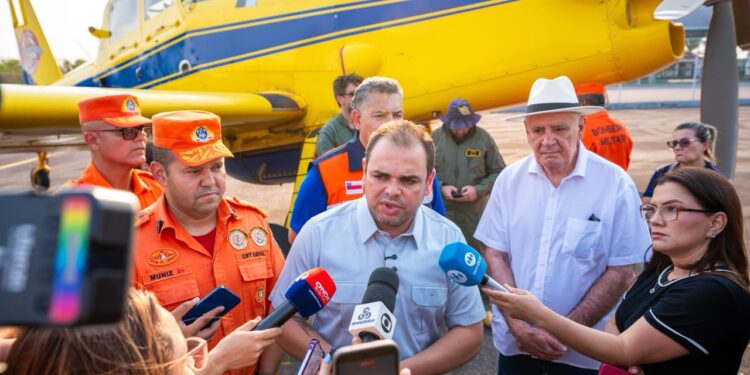 Governador Cidade recebe aeronaves que passam a reforçar combate às queimadas no AM