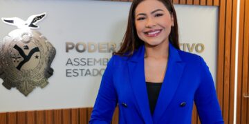 Deputada Brena defende concursos públicos para professores no Amazonas