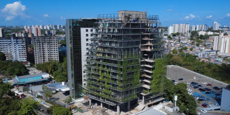 Botânica Office viraliza nas redes sociais e recebe elogios pela arquitetura em Manaus