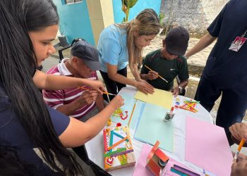 Atividades de estimulação cognitiva ajudam a prevenir doenças degenerativas como Alzheimer, em idosos