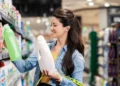Gastos com alimentação e supermercado são os que mais pesam no orçamento dos brasileiros, segundo Serasa      