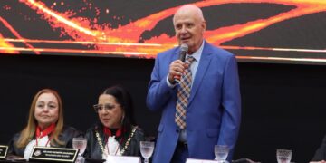 Serafim Corrêa prestigia posse de Leda Mara Albuquerque para o terceiro mandato à frente do MPAM