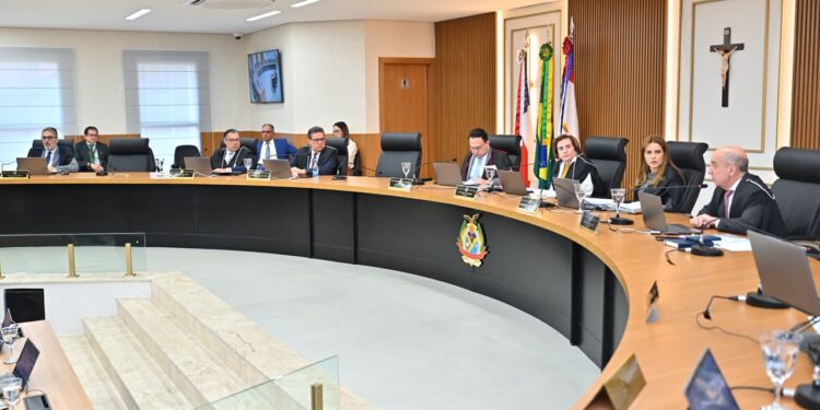 TCE-AM nega recurso e mantém multa de R$ 22 mil a ex-prefeito de Careiro